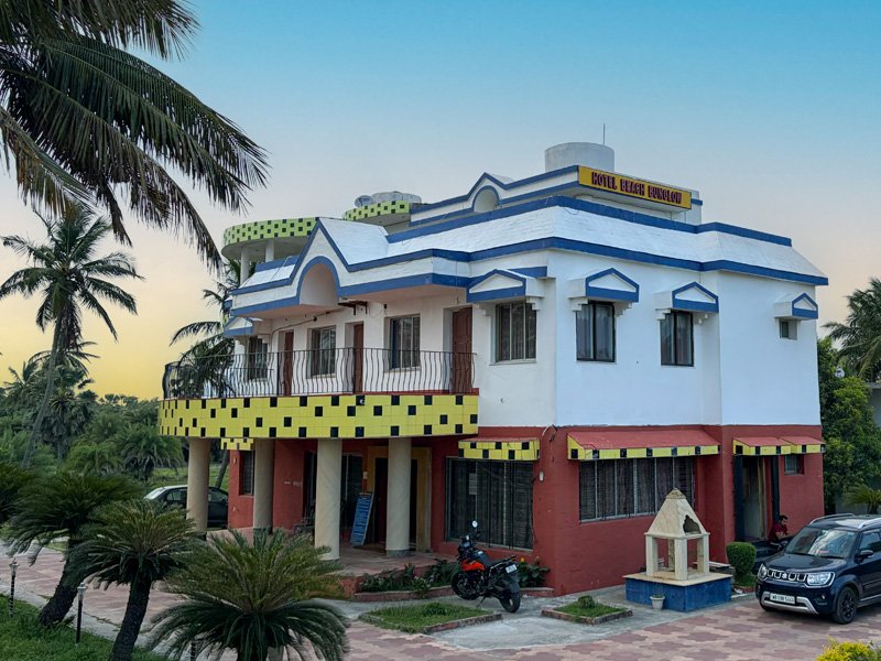 Hotel Beach Bungalow Exterior